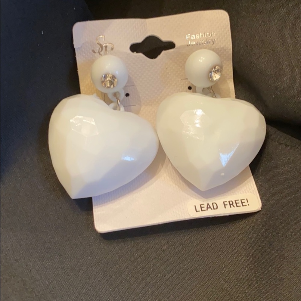 GIFTED TO @xonikkiox Heart Large White pierced earrings! Valentines Day!!! - Picture 1 of 7
